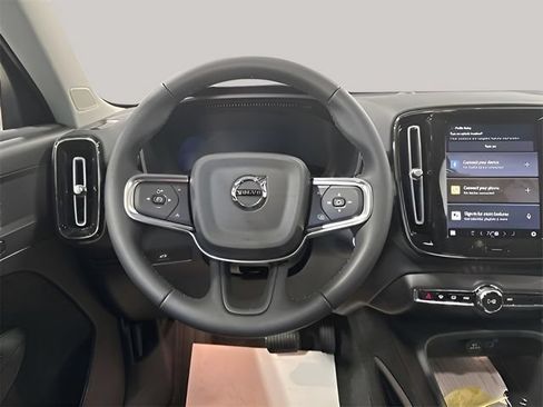 Used 2024 Volvo XC40 B5 Plus w/ Climate Package AWD/4WD image 12