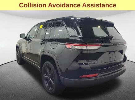 Used 2023 Jeep Grand Cherokee Altitude AWD/4WD image 7