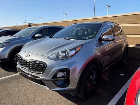 Certified 2020 Kia Sportage S w/ S Sunroof Package image 5