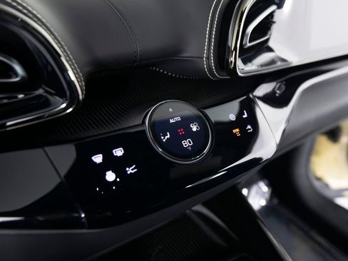 Used 2025 Ferrari Purosangue AWD/4WD image 19