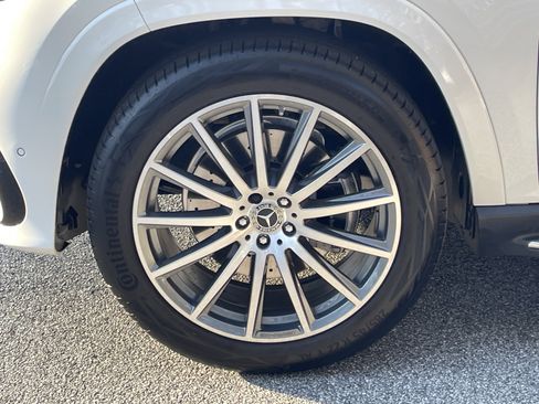 Certified 2025 Mercedes-Benz GLS 580 4MATIC image 17