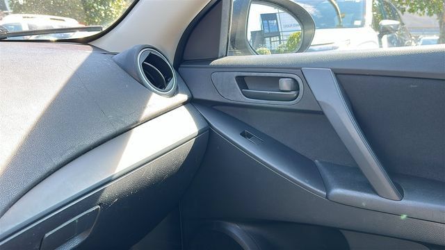 Used 2010 MAZDA MAZDA3 i Sport FWD image 16