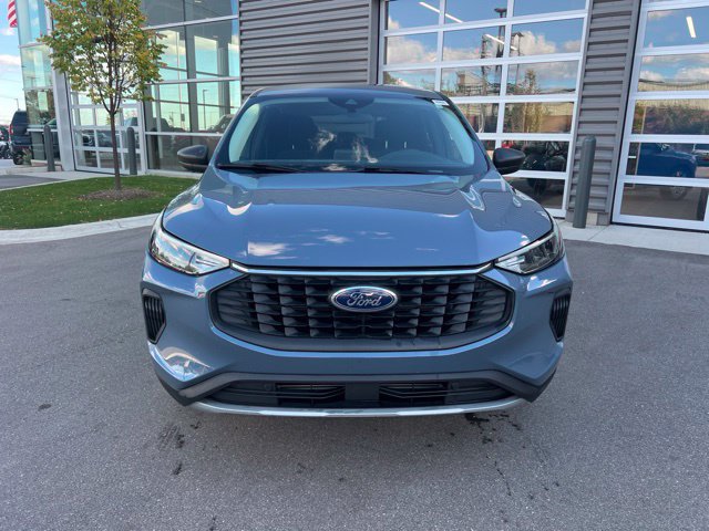 Used 2024 Ford Escape Active AWD/4WD image 2
