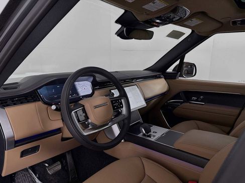New 2026 Land Rover Range Rover Long Wheelbase SE AWD/4WD image 9