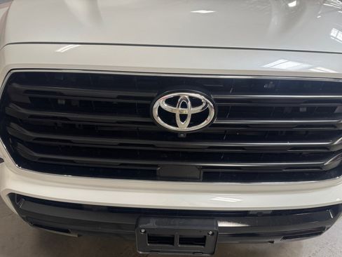 Certified 2025 Toyota Sequoia Limited w/ Tow Technology Package AWD/4WD image 23