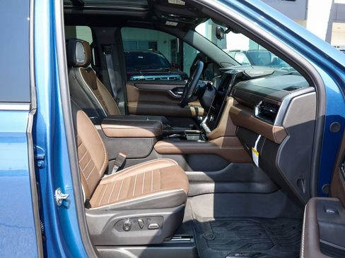 New 2026 GMC Yukon Denali Ultimate w/ LPO, Floor Liner Package AWD/4WD image 40