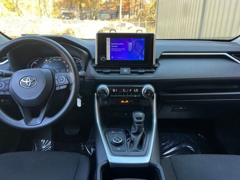Used 2023 Toyota RAV4 LE image 15