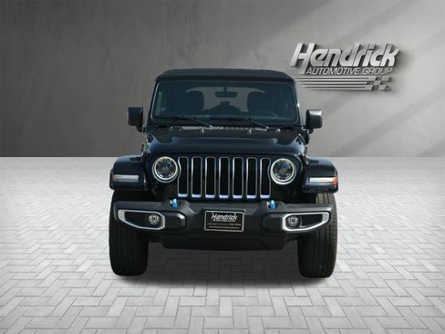 Used 2023 Jeep Wrangler Unlimited Sahara w/ Cold Weather Group AWD/4WD image 3