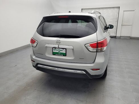 Used 2016 Nissan Pathfinder S AWD/4WD image 7