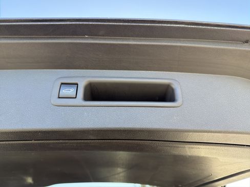 Certified 2023 Toyota Highlander XSE image 32