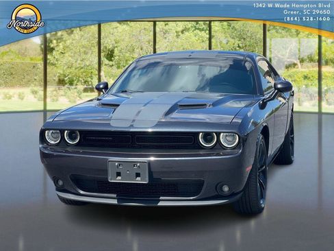 Used 2016 Dodge Challenger SXT Plus RWD image 1
