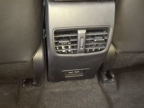 Certified 2025 Toyota Corolla Cross XLE FWD image 11