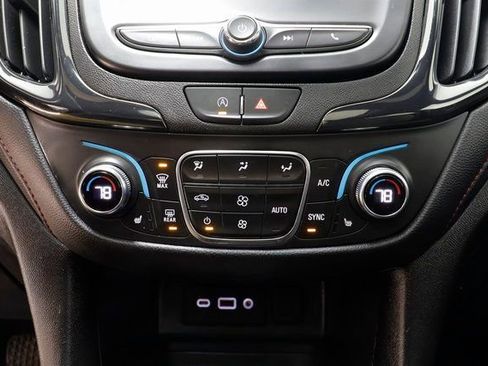 Used 2023 Chevrolet Equinox RS image 12