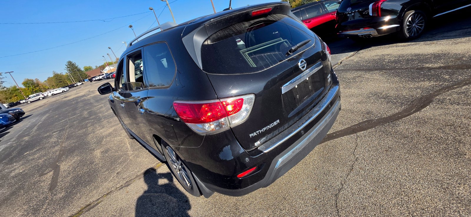 Used 2015 Nissan Pathfinder SV w/ Cargo Package FWD image 6