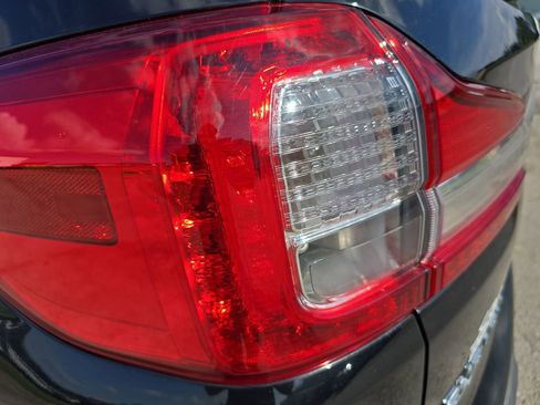 Used 2020 Subaru Ascent Premium w/ Convenience Package AWD/4WD image 30