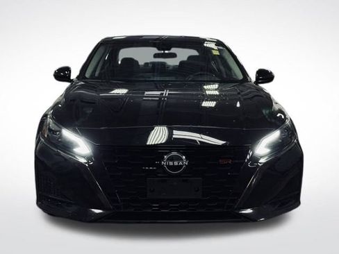 Used 2023 Nissan Altima 2.5 SR image 3