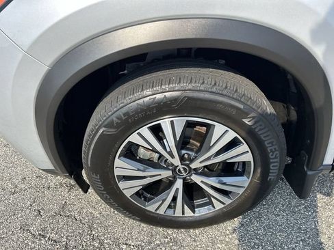 Certified 2023 Nissan Rogue SV w/ SV Premium B Package AWD/4WD image 10