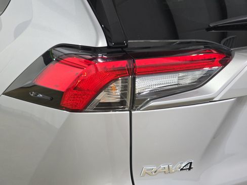 Used 2025 Toyota RAV4 XLE Premium AWD/4WD image 31