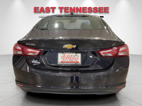 Used 2022 Chevrolet Malibu LT w/ Leather Package FWD image 4