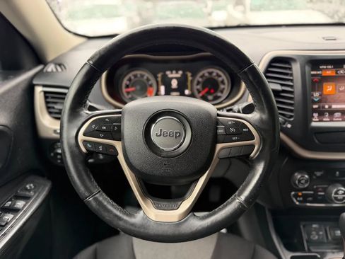 Used 2014 Jeep Cherokee Latitude w/ Comfort/Convenience Group FWD image 41