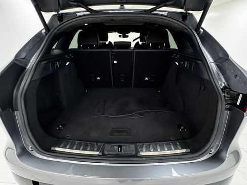 Used 2020 Jaguar F-PACE S image 33