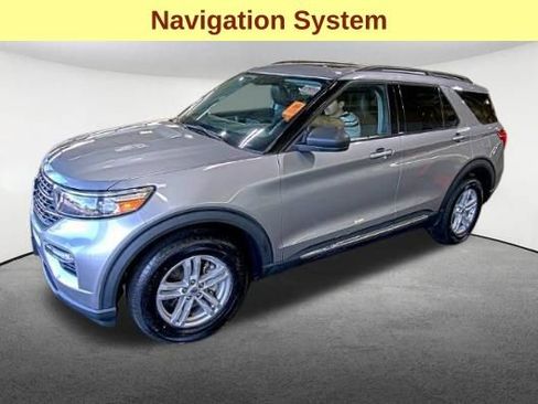 Used 2022 Ford Explorer XLT w/ Equipment Group 202A AWD/4WD image 4
