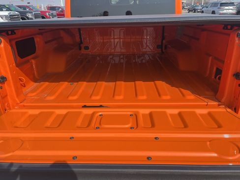 Used 2025 Jeep Gladiator Sport image 9