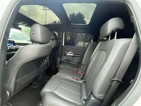 Used 2025 Mercedes-Benz GLB 250 4MATIC image 14