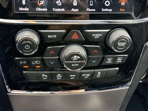 Used 2019 Jeep Grand Cherokee Limited AWD/4WD image 22