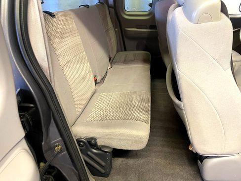 Used 2004 Ford F150 XLT image 14