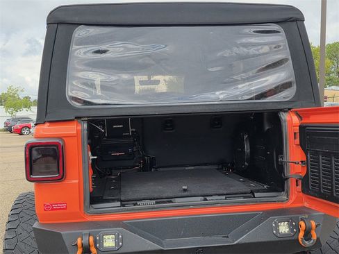 Used 2019 Jeep Wrangler Unlimited Sahara w/ Uconnect 4C Nav & Sound Group image 31