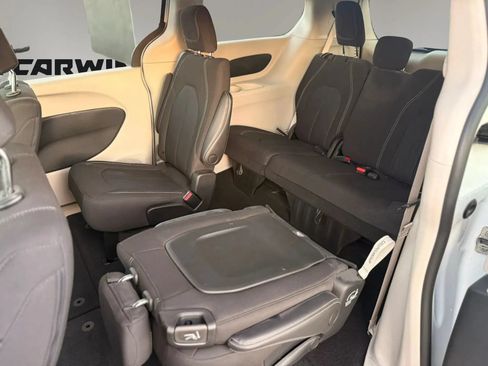 Used 2023 Chrysler Voyager LX w/ Fleet Security Group FWD image 19