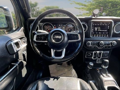 Used 2021 Jeep Wrangler Unlimited Sahara AWD/4WD image 5