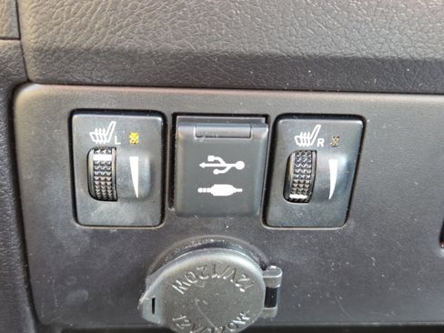Used 2019 Toyota Sienna SE w/ SE Preferred Package AWD/4WD image 5