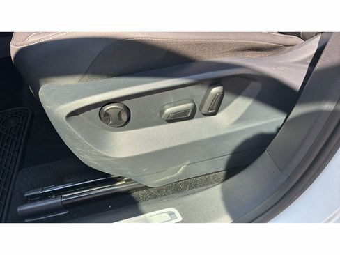 Used 2021 Volkswagen Tiguan SE R-Line AWD/4WD image 12