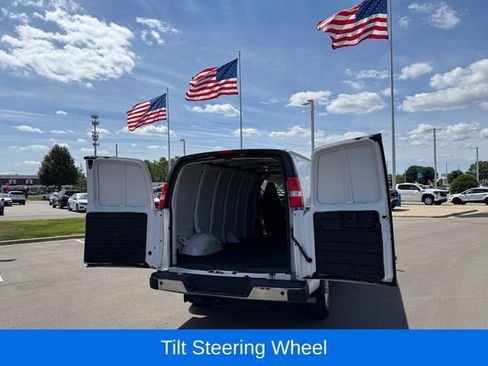 Used 2021 Chevrolet Express 3500 Extended w/ Driver Convenience Package RWD image 19