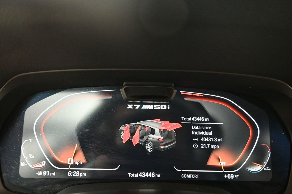 Used 2022 BMW X7 M50i AWD/4WD image 10
