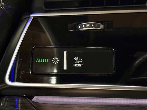 Used 2020 Audi Q8 Prestige w/ Prestige Package AWD/4WD image 32