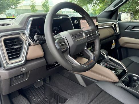 New 2026 GMC Canyon Denali AWD/4WD image 10
