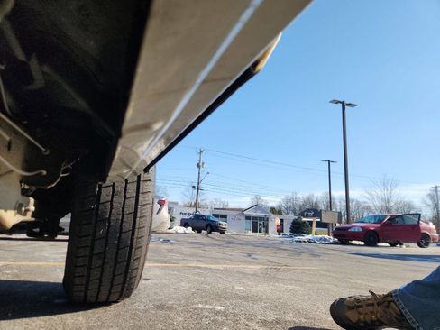 Used 2011 Chevrolet Tahoe LS image 13