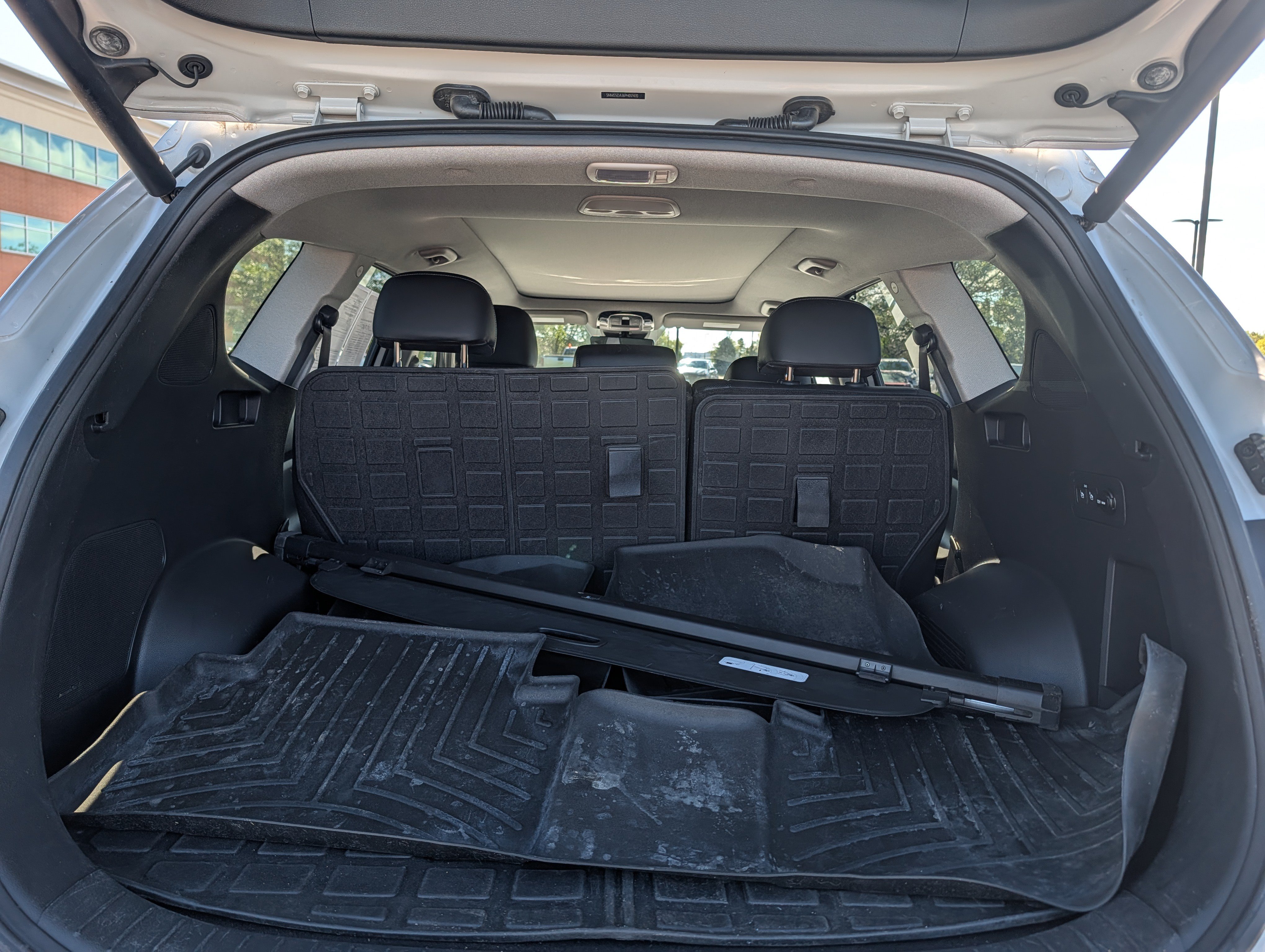 Used 2023 Hyundai Santa Fe Limited AWD/4WD image 16