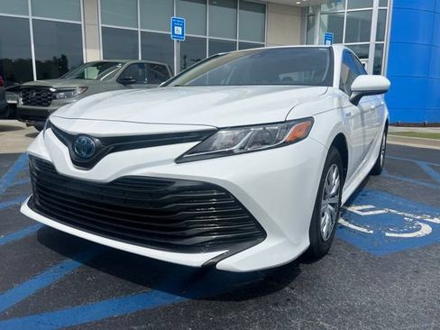 Used 2020 Toyota Camry LE FWD image 2