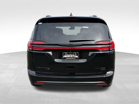 New 2026 Chrysler Pacifica Limited w/ S Appearance Package AWD/4WD image 6