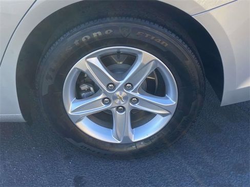 Used 2022 Chevrolet Malibu LS w/ Driver Confidence Package II image 7