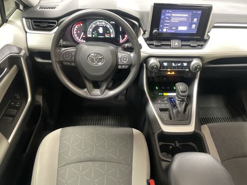 Used 2025 Toyota RAV4 XLE image 30