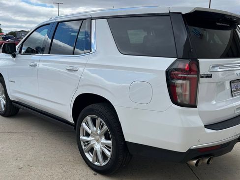 Used 2024 Chevrolet Tahoe High Country AWD/4WD image 9
