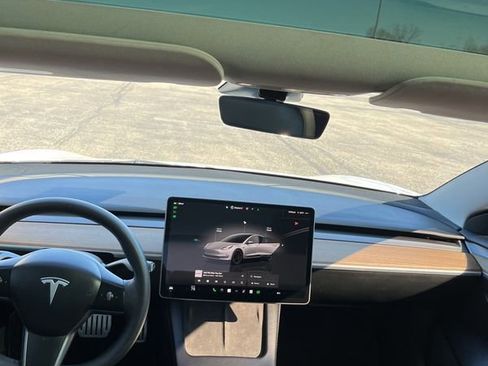 Used 2023 Tesla Model 3 Performance image 9