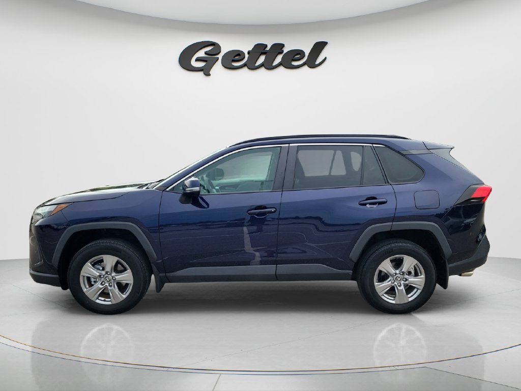 Used 2025 Toyota RAV4 XLE FWD image 8