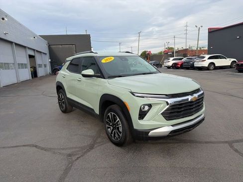 Used 2026 Chevrolet TrailBlazer LT AWD/4WD image 1