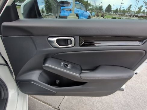 Used 2024 Honda Civic Touring image 29